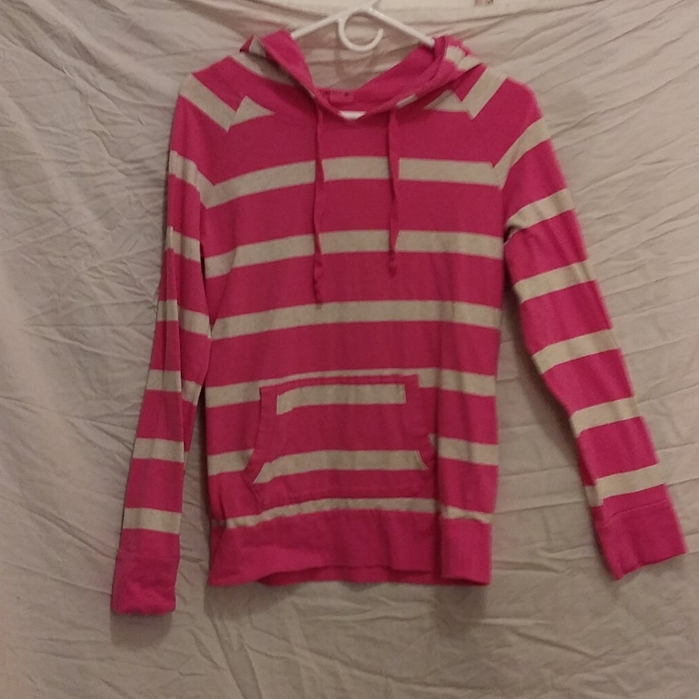 Hooded long sleeve shirt